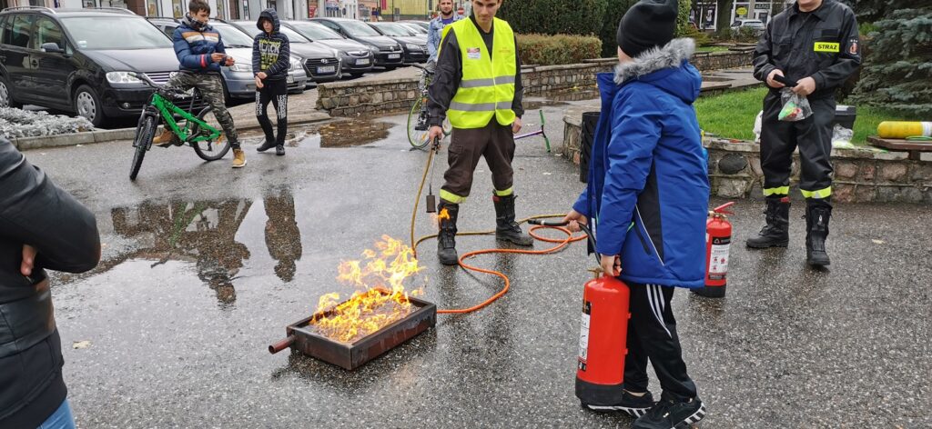 Jak zgasić pożar ? OSP Broczyno prowadzi szkolenia dla mieszkańców