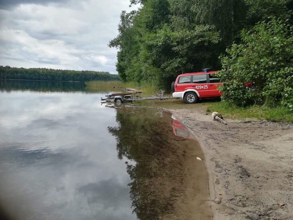 Strażacy z OSP Czaplinek interweniowali na jeziorze